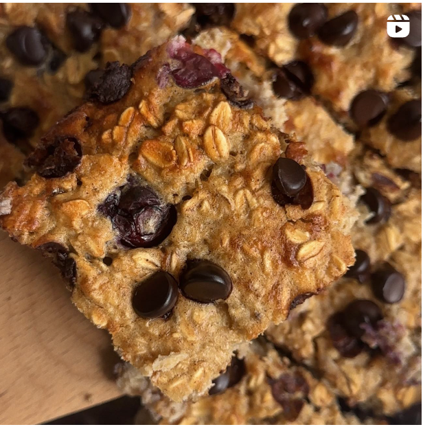 Blueberry Chocolate Protein Baked Oats